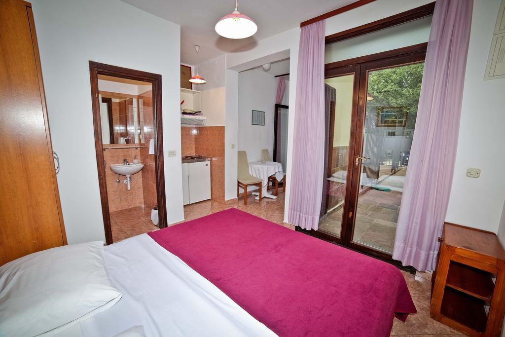 Guest House Maja Σπλιτ Δωμάτιο φωτογραφία